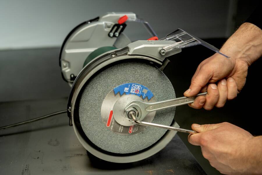 Doppelschleifmaschine DS 150 PLUS 604160000 Nennaufnahme 400 W Drehzahl 2980 U/min Schleifscheibe 150 x 20 x 20 mm Gewic