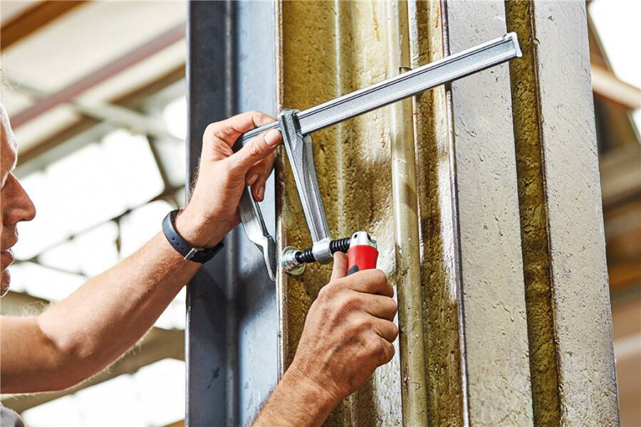 Ganzstahl‑Schraubzwinge GZ mit Klappgriff GZ60-12KG Ausführung 2K-Griff Spannweite 600 mm Ausladung 120 mm Schiene 24,5