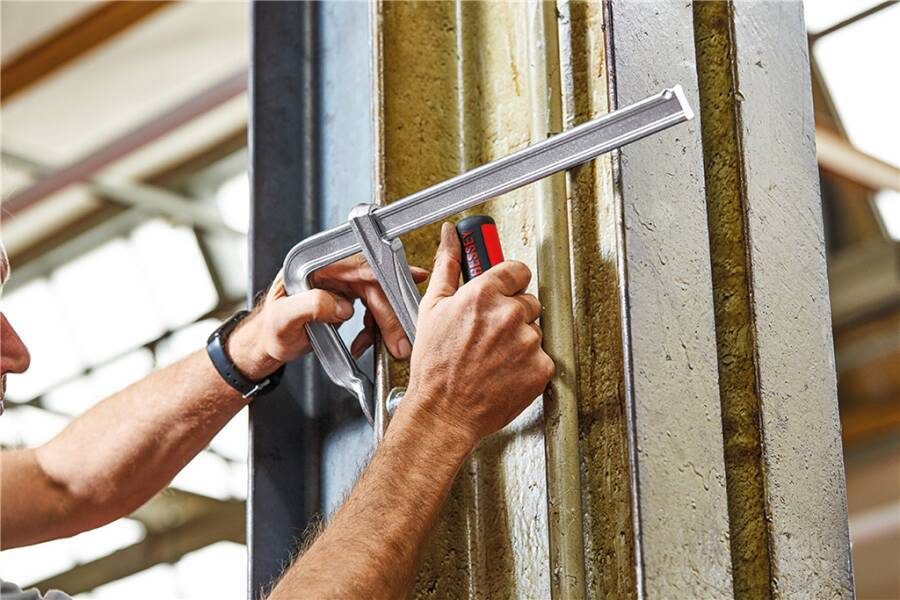 Ganzstahl‑Schraubzwinge GZ mit Klappgriff GZ25KG Ausführung 2K-Griff Spannweite 250 mm Ausladung 120 mm Schiene 24,5 x 9