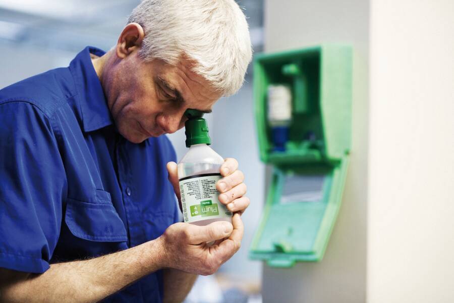Augenspülstation mit 1 Flasche 4611