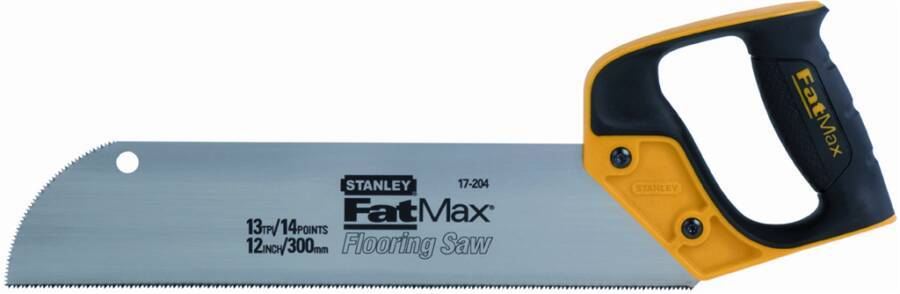 Handsäge mit gelbem und schwarzem Stanley FatMax-Griff und beschrifteter Stahlklinge, von der Seite auf weißem Hintergrund dargestellt.