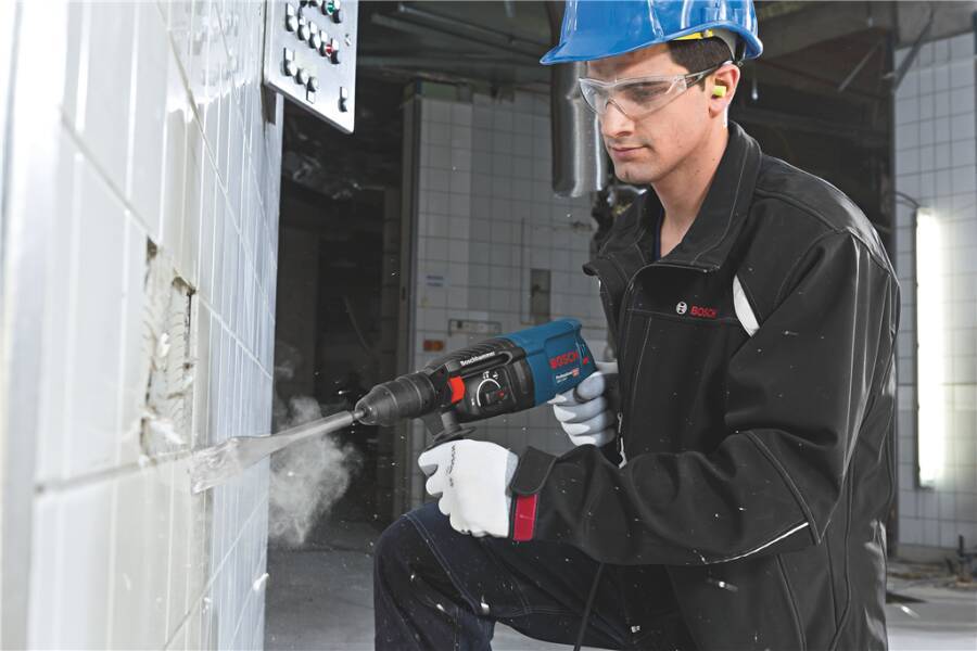 Bohrhammer GBH 2-26 F 06112A4000 Lieferumfang Schnellwechselbohrfutter, Wechselfutter SDS-plus, Zusatzhandgriff, Maschin