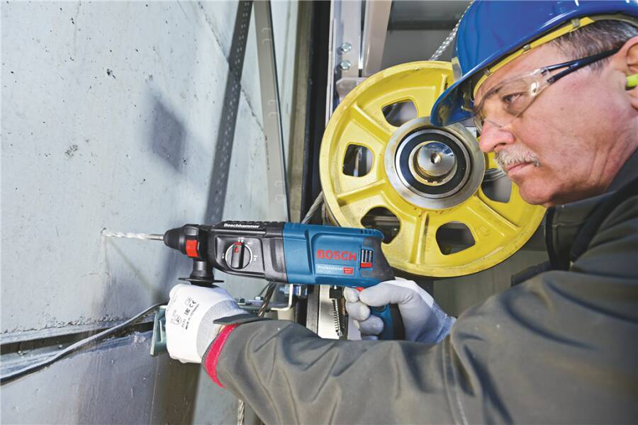 Bohrhammer GBH 2-26 06112A3000 Lieferumfang Maschinentuch, Zusatzhandgriff, Tiefenanschlag 210mm, Handwerkerkoffer Nenna
