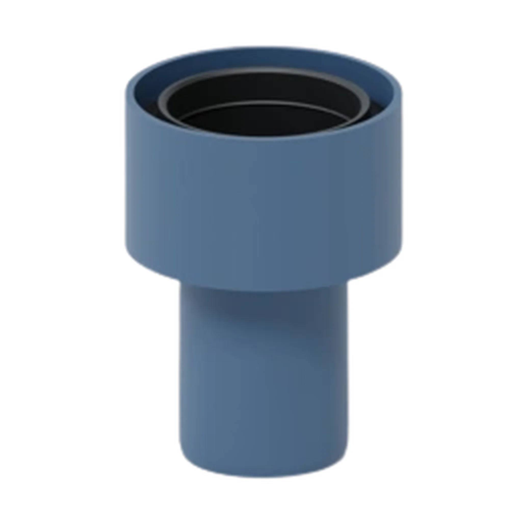 3D-Rendering einer blauen zylindrischen Rohrverschraubung mit weit geöffnetem oberen Teil und schmalererm Schaft, dargestellt auf weißem Hintergrund.