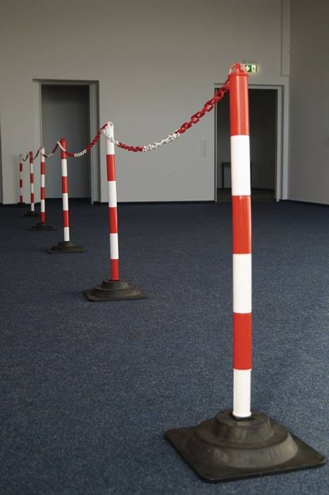 Sperrpfosten PE/PVC rot/weiß D.40mm z.Aufstellen Pfostenkopf m.4 Kettenaufnahmen