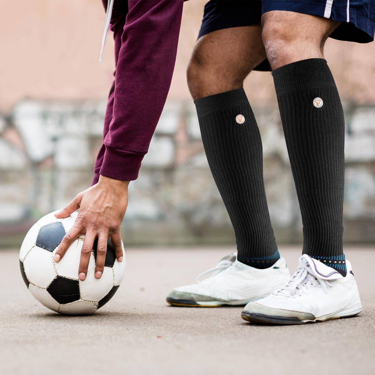 NeuroSocks Athletic Knee High Socken - schwarz - S - Größe 35-38 - Atmungsaktive Kniesocken - nahtlos & maschinenwaschbar – blasenvermeidend & ger