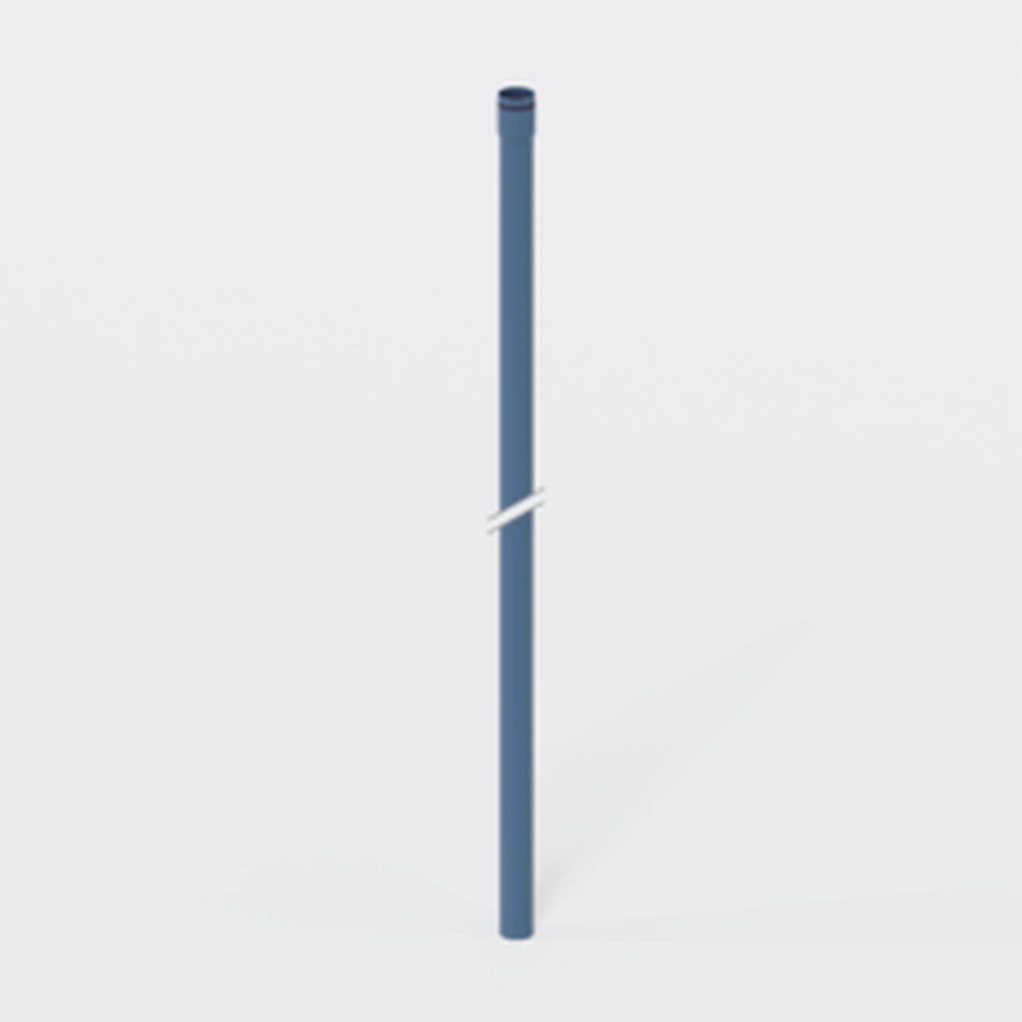 Blaues zylindrisches Rohr oder Stab, der vertikal auf hellem Hintergrund steht, mit einem kleinen weißen diagonalen Band in der Mitte.