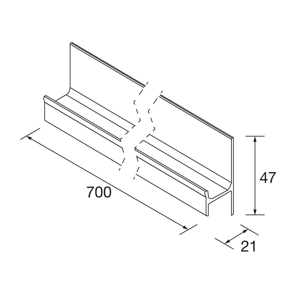 Isometrische technische Zeichnung eines Metallprofils, mit einer Länge von 700 mm gekennzeichnet, 47 mm hoch und 21 mm tief, mit einem Bruch, der anzeigt, dass sich die Länge fortsetzt.