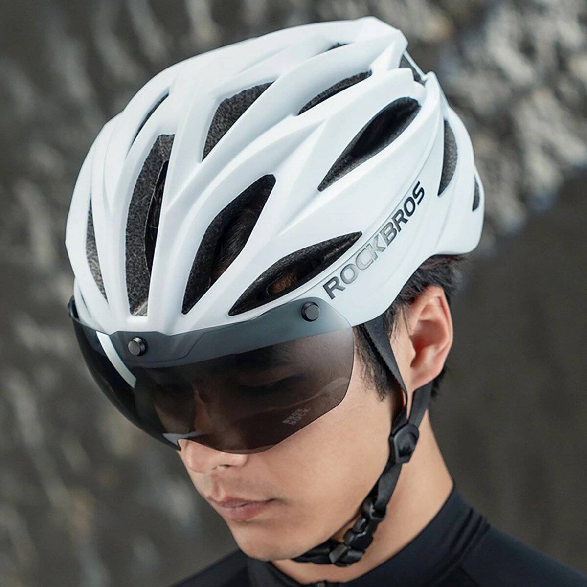 Rockbros Fahrradhelm mit Visier, abnehmbarer UV-Schutzbrille, Unisex Weiß