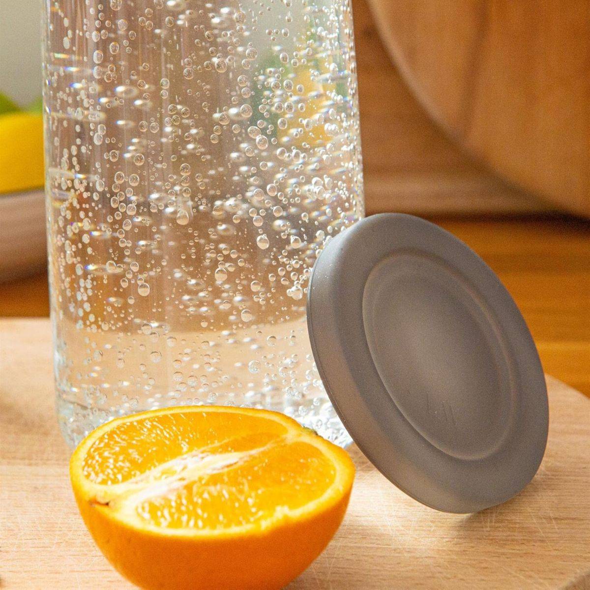 LAV Fonte Karaffe mit grauem Silikondeckel - 700 ml - aus hochwertigem Glas