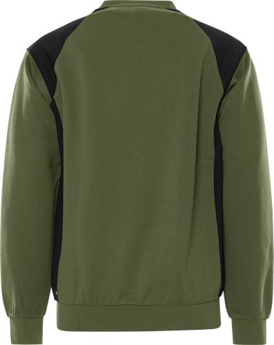 Ein grünes Langarmshirt mit schwarzen Akzenten an den Ärmeln und Schultern, von hinten betrachtet.