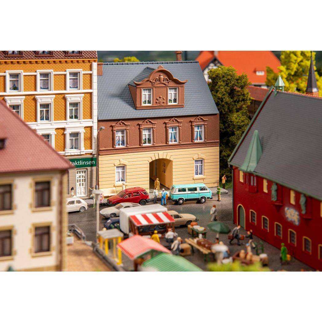 Faller 232178 N Stadthaus mit Durchfahrt