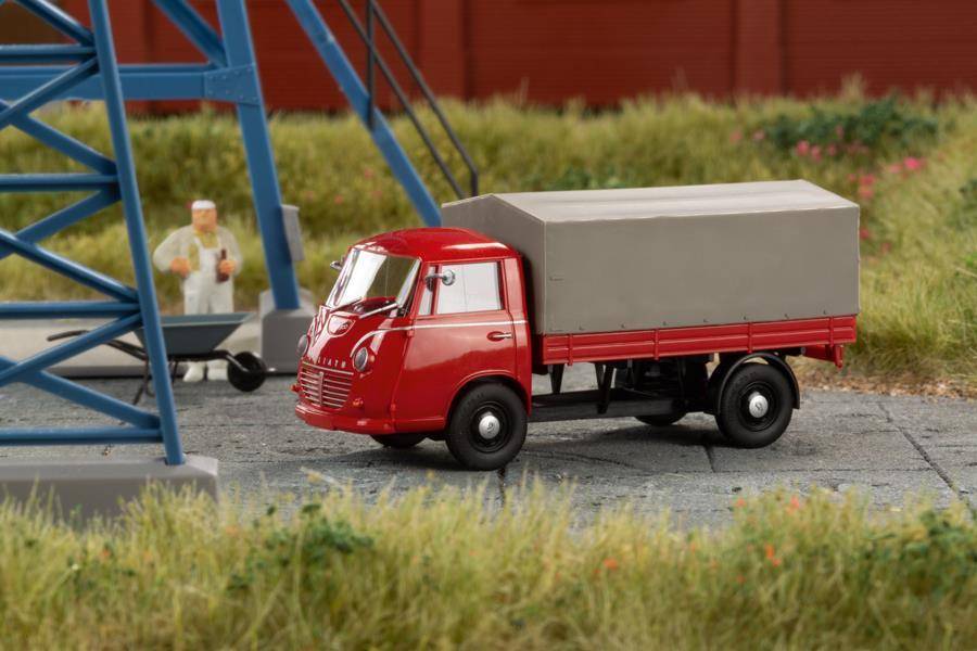 Auhagen 66022 H0 Pritschenwagen Plane hellrot Fertigmodell