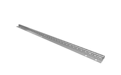 Metallisches Stützprofilsystem mit Bohrungen entlang seiner Länge, das für strukturelle Verstärkung oder Befestigung bei Bau- und Installationsaufgaben verwendet wird.