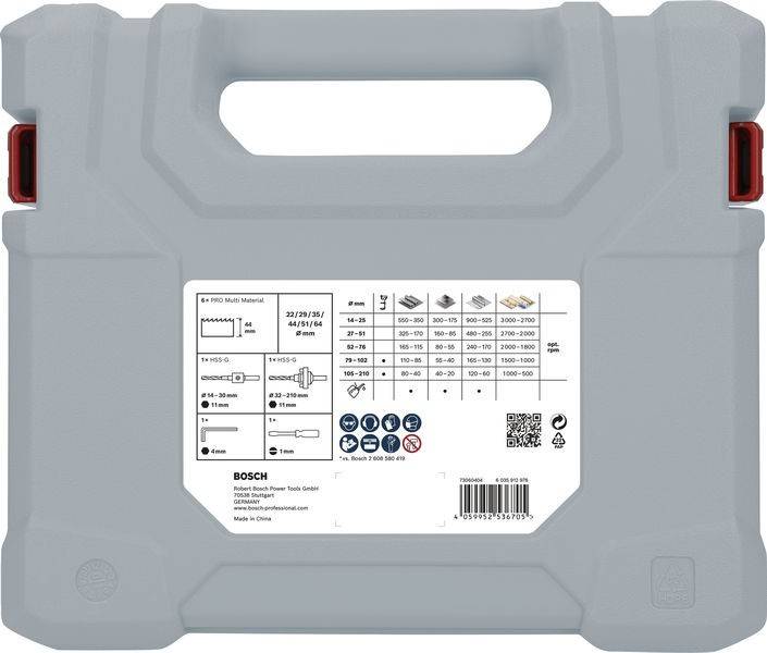 Eine graue Kunststoff-Werkzeugkiste mit einem Etikett, das Bohrertypen, -größen und Kompatibilitätsdetails zeigt. Enthält das Bosch-Logo und einen QR-Code.