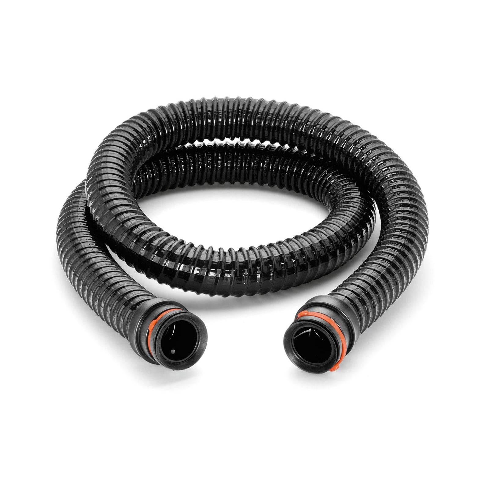 Ein schwarzer gerippter Vakuumschlauch, der in zwei Schleifen gewickelt ist, mit einem orangefarbenen Ring nahe jedem Ende, auf einem weißen Hintergrund.