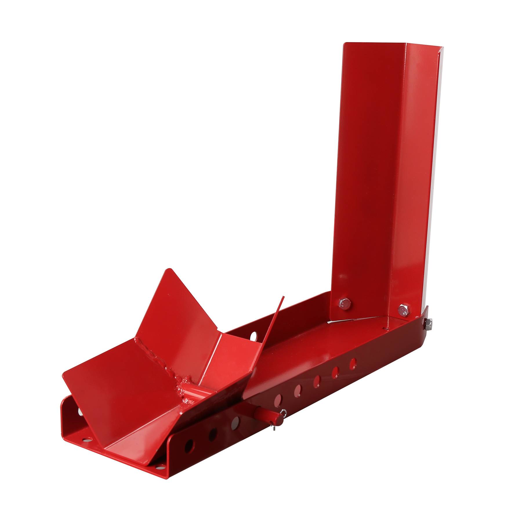 Rote Metalltraktor-Anbauvorrichtung mit vertikalem Schacht und geneigtem Trichter, wahrscheinlich zum Heben oder Zuführen von Material in Maschinen verwendet.