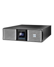 Schwarze Rack-Mount-Audioausrüstung mit frontaler Anzeige und zwei silbernen Lautsprechergittern auf weißem Hintergrund.