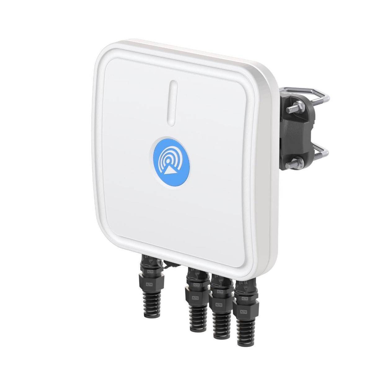 C240SMUS - QuCam für RUT240 mit PSU Gigabit-Switch, Global