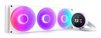 Drei bunte LED-Lüfter in einer Reihe, leuchtend in Tönen von Violett, Blau und Türkis, auf weißem Hintergrund montiert.