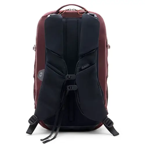 Peak Design Outdoor Backpack Zip 18L Rucksack - Eclipse (Weinrot) Peak Design Outdoor Backpack Zip 18L Rucksack - Eclipse (Weinrot)