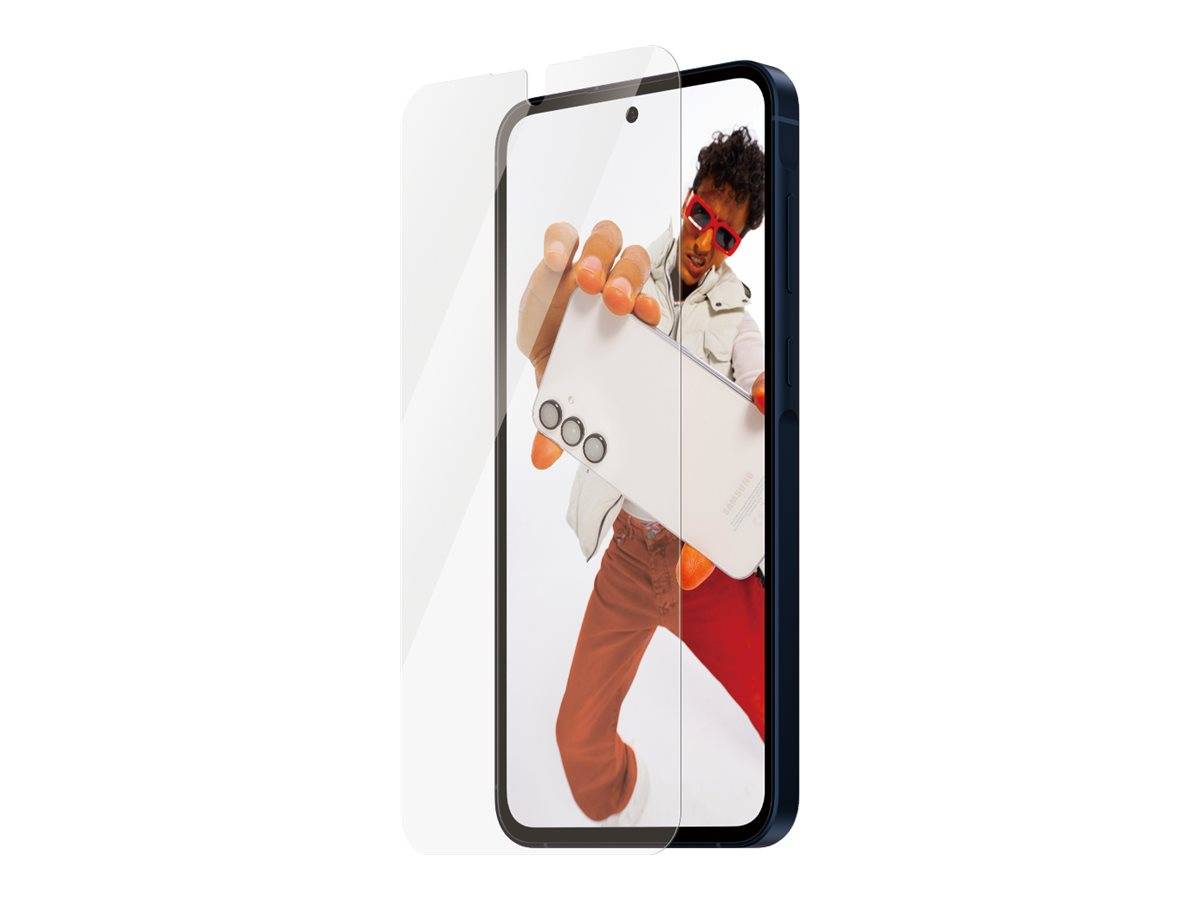 Ein Displayschutz wird auf einem Smartphone-Display angebracht. Der Telefonbildschirm zeigt eine Person mit Sonnenbrille, die das Handy hält.