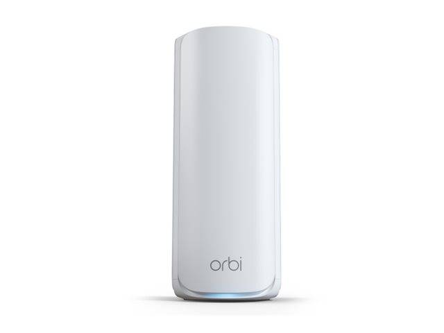 Ein weißer, schlanker vertikaler WLAN-Router mit 'Orbi'-Logo am vorderen unteren Rand, entwickelt für die Heiminternetverbindung.