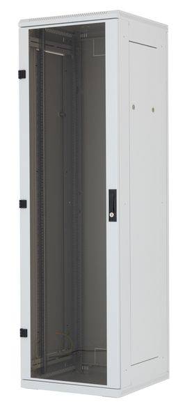 Weiße Metallserver-Rack-Schrank mit Glastür vorne, geöffnet und leer auf neutralem Hintergrund gezeigt.