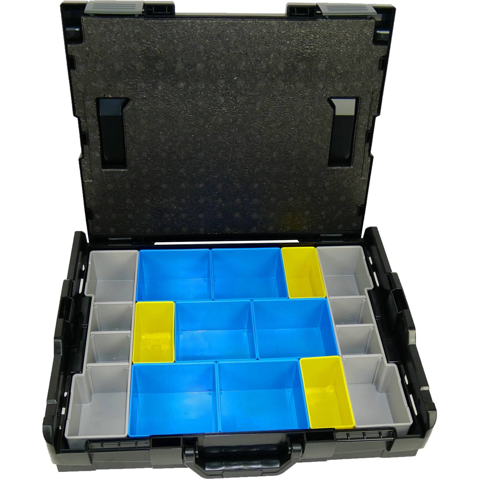 Eine offene schwarze Werkzeugkiste mit mehreren farbigen Fächern, einschließlich blauer und gelber Trennwände, die für organisierte Lagerung konzipiert ist.