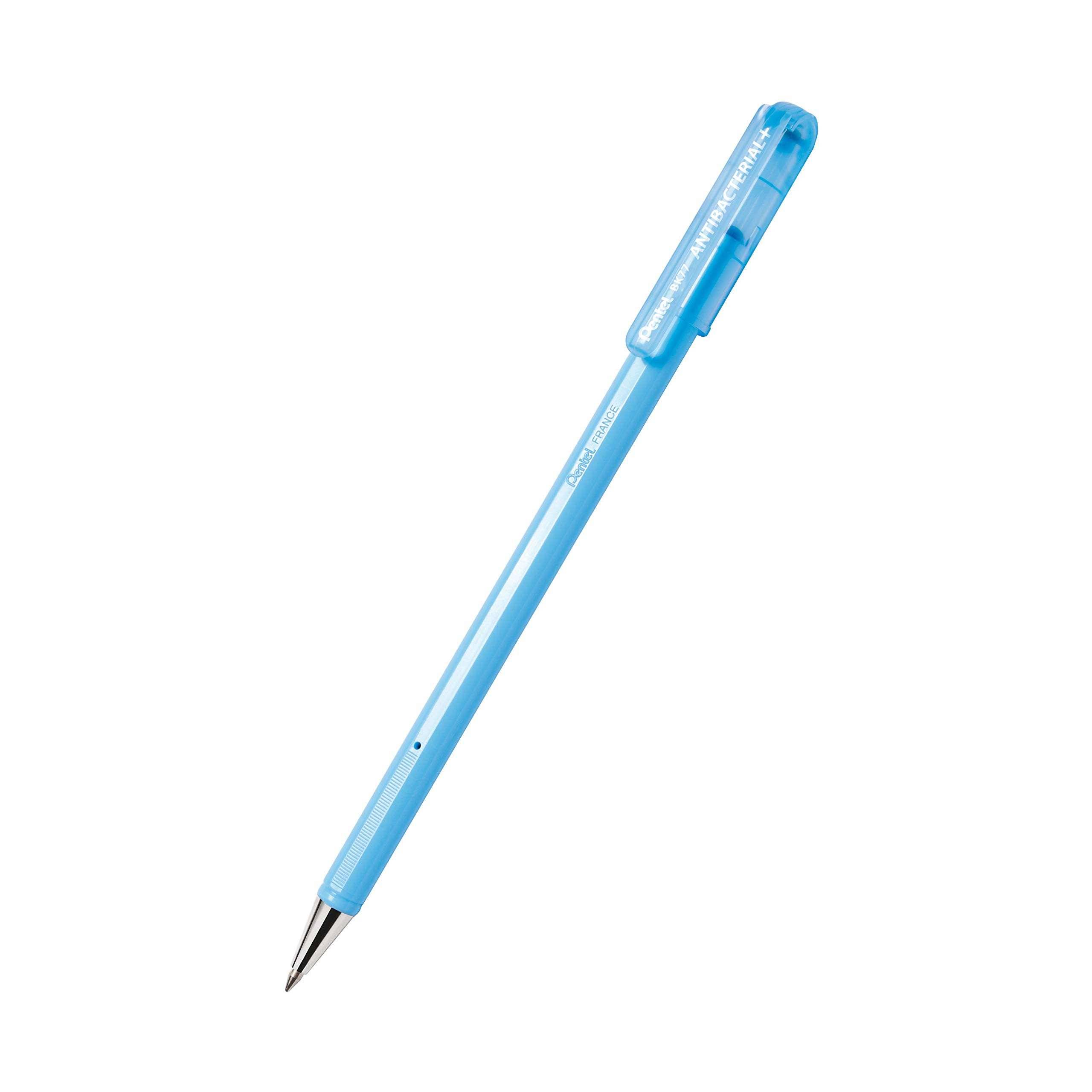 Blauer Kugelschreiber mit durchsichtiger Kappe, diagonal auf weißem Hintergrund dargestellt.
