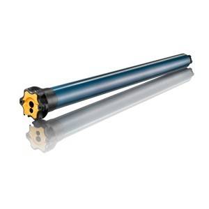 Blauer zylindrischer Roller oder Rohr mit einer gelben, zahnradähnlichen Endkappe, in Perspektive auf weißem Hintergrund mit Spiegelbild darunter dargestellt.