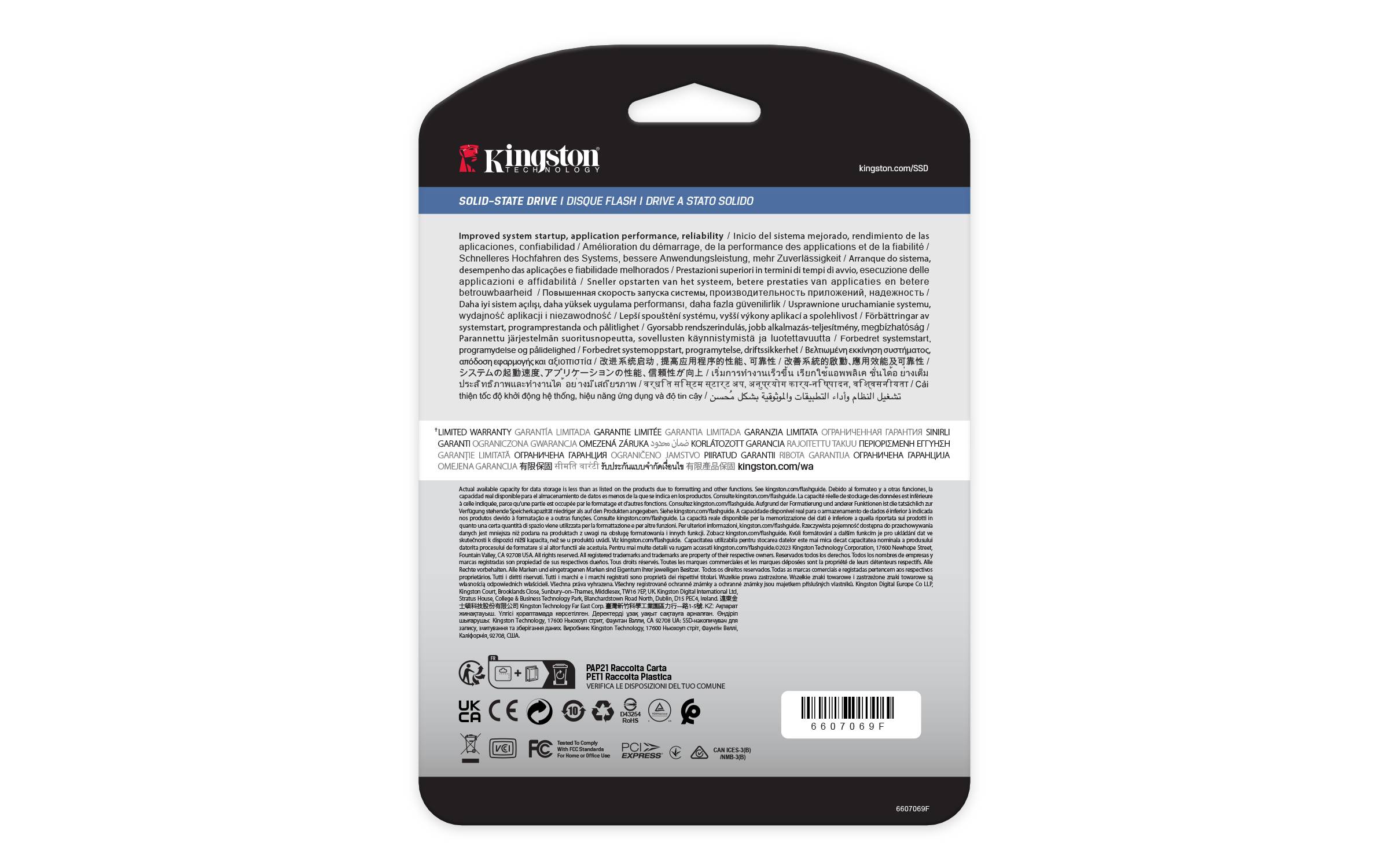 # Rückseite einer Kingston SSD-Einzelhandelspackung mit dichter Produktinformation, Symbolen, Zertifizierungen und Barcode auf einer schwarz-silbernen Blistercard.