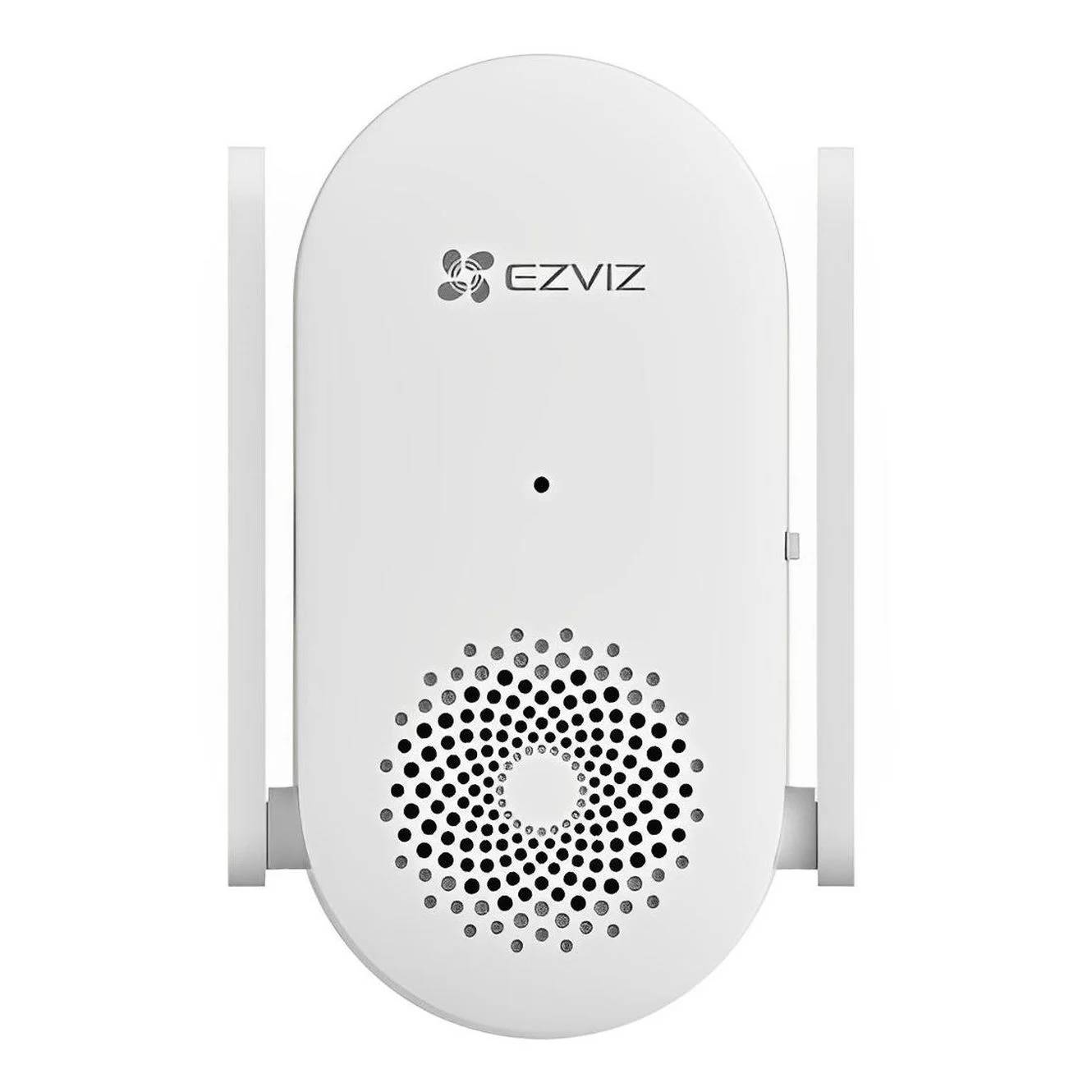 Weißer EZVIZ Plug-in-WLAN-Verstärker oder Repeater mit zwei Antennen, Vorderansicht auf einfachem Hintergrund.