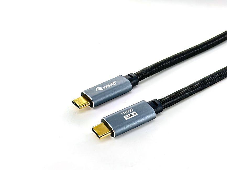 Zwei USB-C-Ladekabel mit vergoldeten Steckern und grauen Enden, beschriftet mit „100W