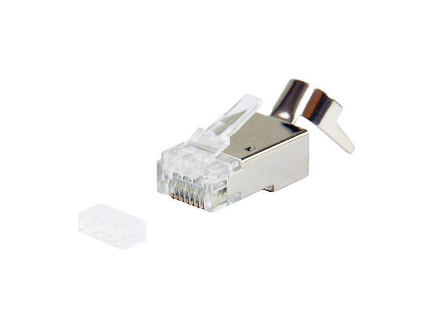 Eine Nahaufnahme eines Ethernet-Kabelsteckers mit einer transparenten Kunststoff-Staubschutzkappe auf weißem Hintergrund.