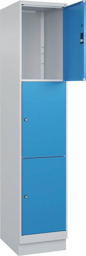Fächerschrank CLASSIC B400xT500xH1950 mm RAL 7035/5012, 1x3 Fächermit 100 mm hohem Sockel - Artikel: 7830373121
