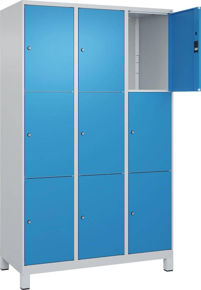 Fächerschrank CLASSIC B1200xT500xH1950 mm RAL 7035/5012, 3x3 Fächermit 100 mm hohen Füßen - Artikel: 7830372925