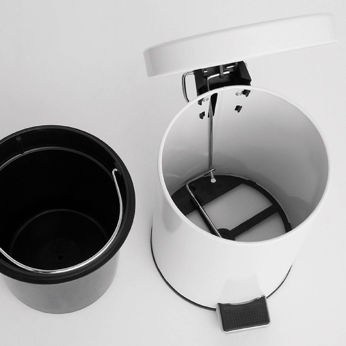 Klassischer Corby Treteimer 3 Liter, soft-close Hotel- u. Badezimmer