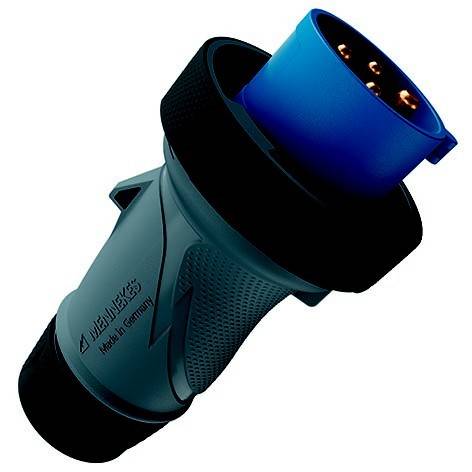 Blauer und schwarzer industrieller Stromstecker auf weißem Hintergrund.