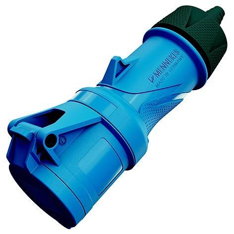 Blauer Industrie-Elektrostecker mit schwarzer gerippter Kappe, dargestellt auf weißem Hintergrund.