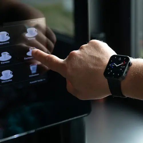 Kendox LifeTracker - Smartwatch Damen & Herren - Fitness-Uhr - Telefonfunktion - Fitnesstracker - iOS & Android – Schlafanalyse - Schrittzähler - Kendox LifeTracker - Smartwatch Damen & Herren - Fitness-Uhr - Telefonfunktion - Fitnesstracker - iOS & Android – Schlafanalyse - Schrittzähler -