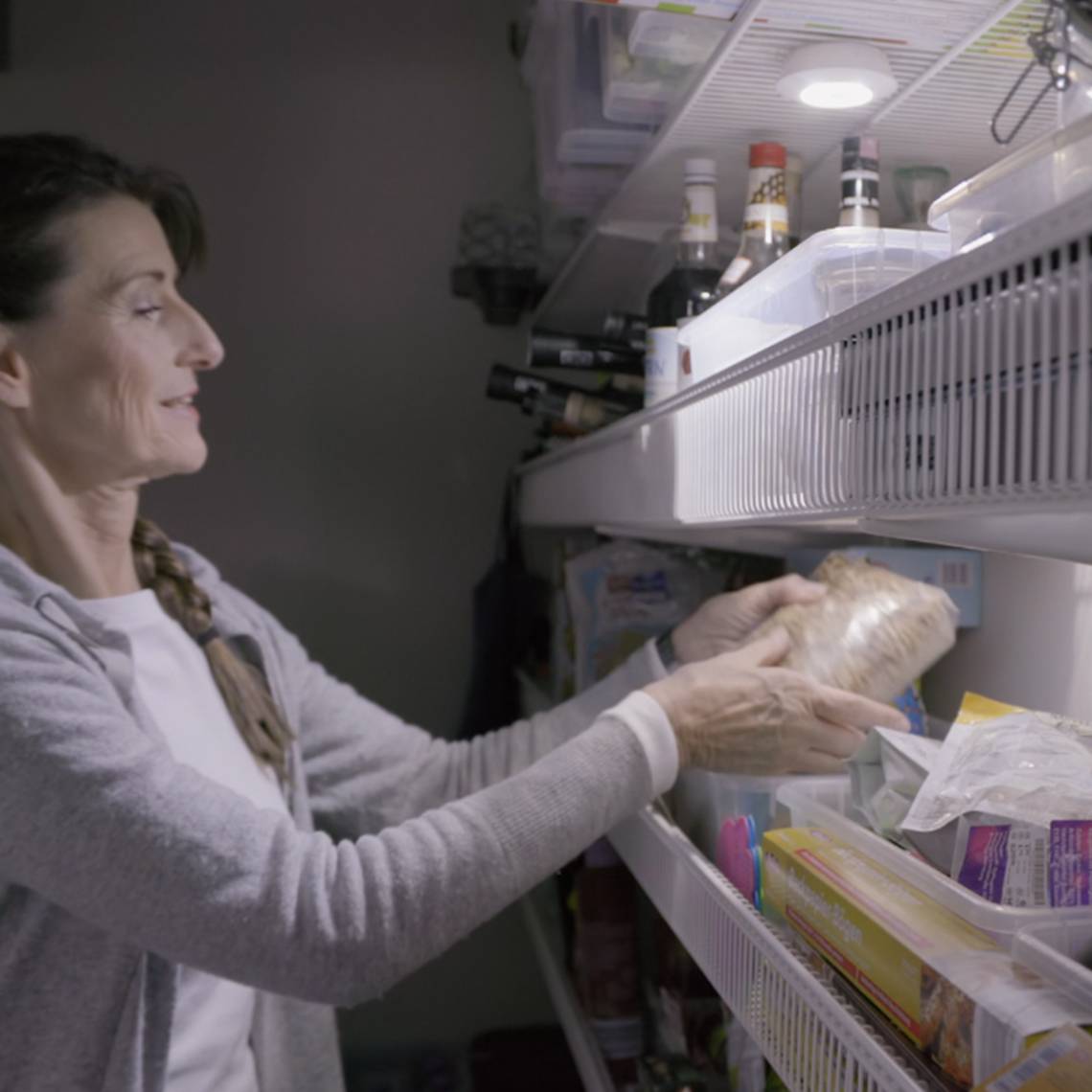 HandyLUX TopBright 4er Set - LED Wandleuchte zum Kleben - Nachtlicht mit Bewegungssensor - Treppenbeleuchtung - Treppenlicht - Wandbeleuchtung