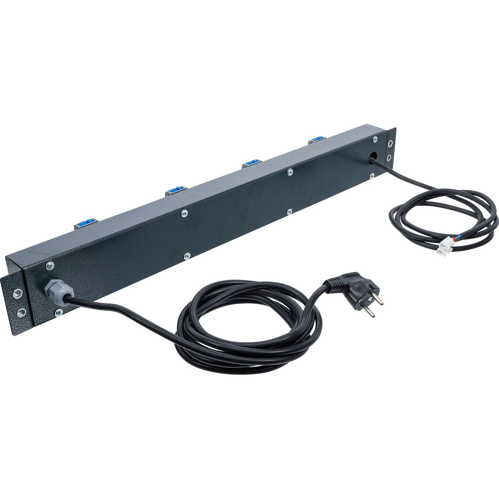 Ein schwarzer Mehrfachstecker mit mehreren Steckdosen und einem langen schwarzen Kabel mit einem dreiadrigen Stecker, geeignet für elektronische Geräte.