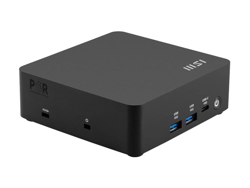 Ein schwarzer Mini-PC mit drei USB-Anschlüssen, einem Netzschalter und Markenlogo auf der Oberseite, der vor einem einfarbigen Hintergrund platziert ist.
