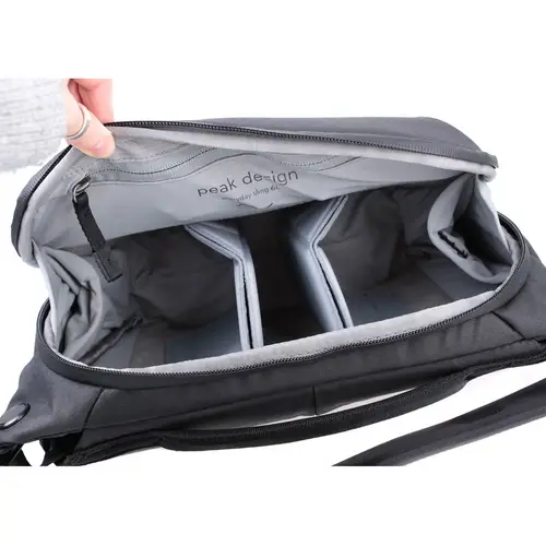 Peak Design Everyday Sling 6L Freizeittasche - Schwarz (Black) Peak Design Everyday Sling 6L Freizeittasche - Schwarz (Black)