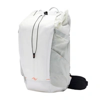Peak Design Outdoor Backpack 45L Wanderrucksack - Cloud (Weiß) Peak Design Outdoor Backpack 45L Wanderrucksack - Cloud (Weiß)