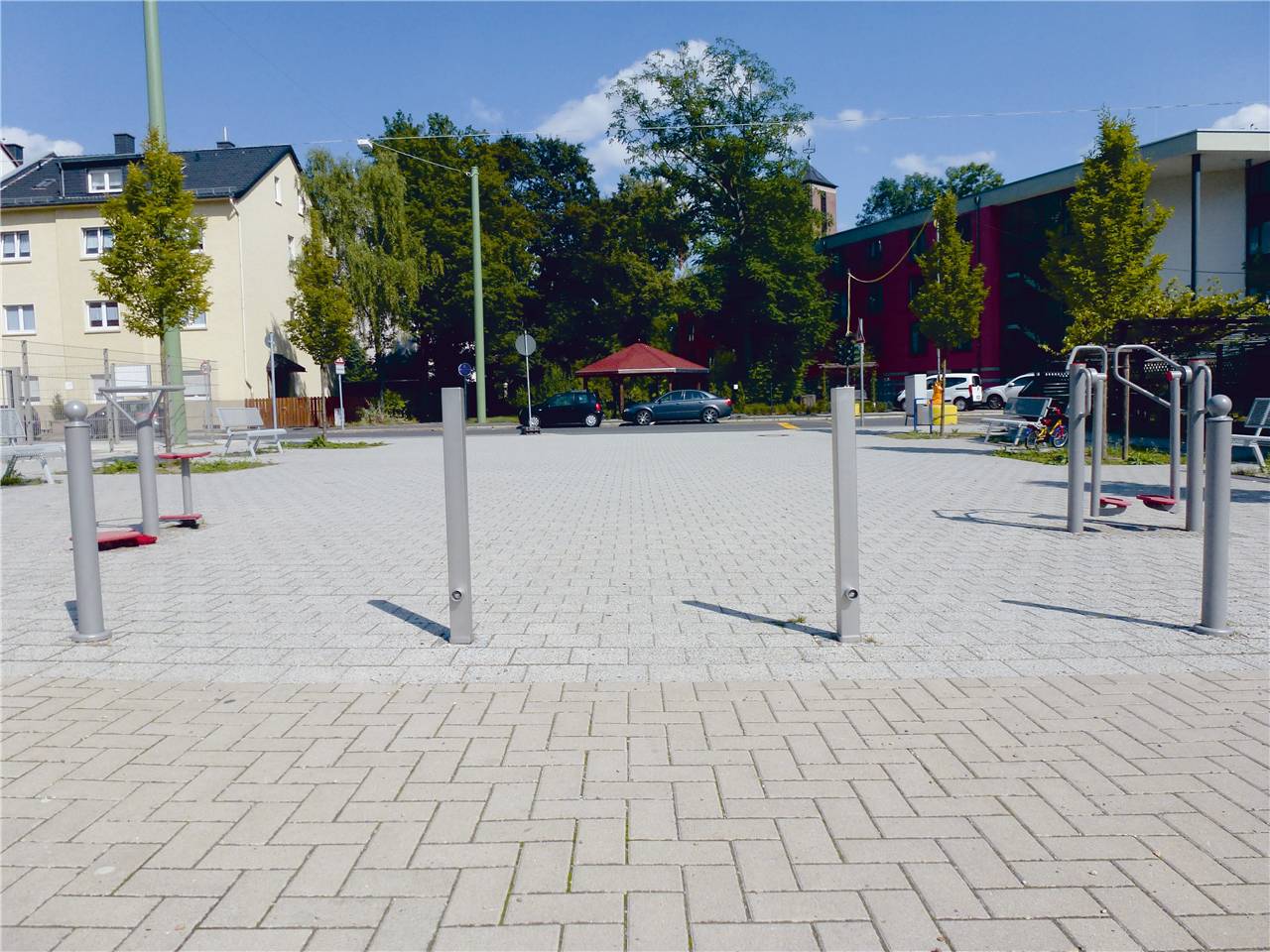 Schake 4070UZH Edelstahlpfosten 70 x 70 mm umlegbar, selbsteinrastende Verriegelung<br><br>zum Einbetonieren, mit feuerverzinkte