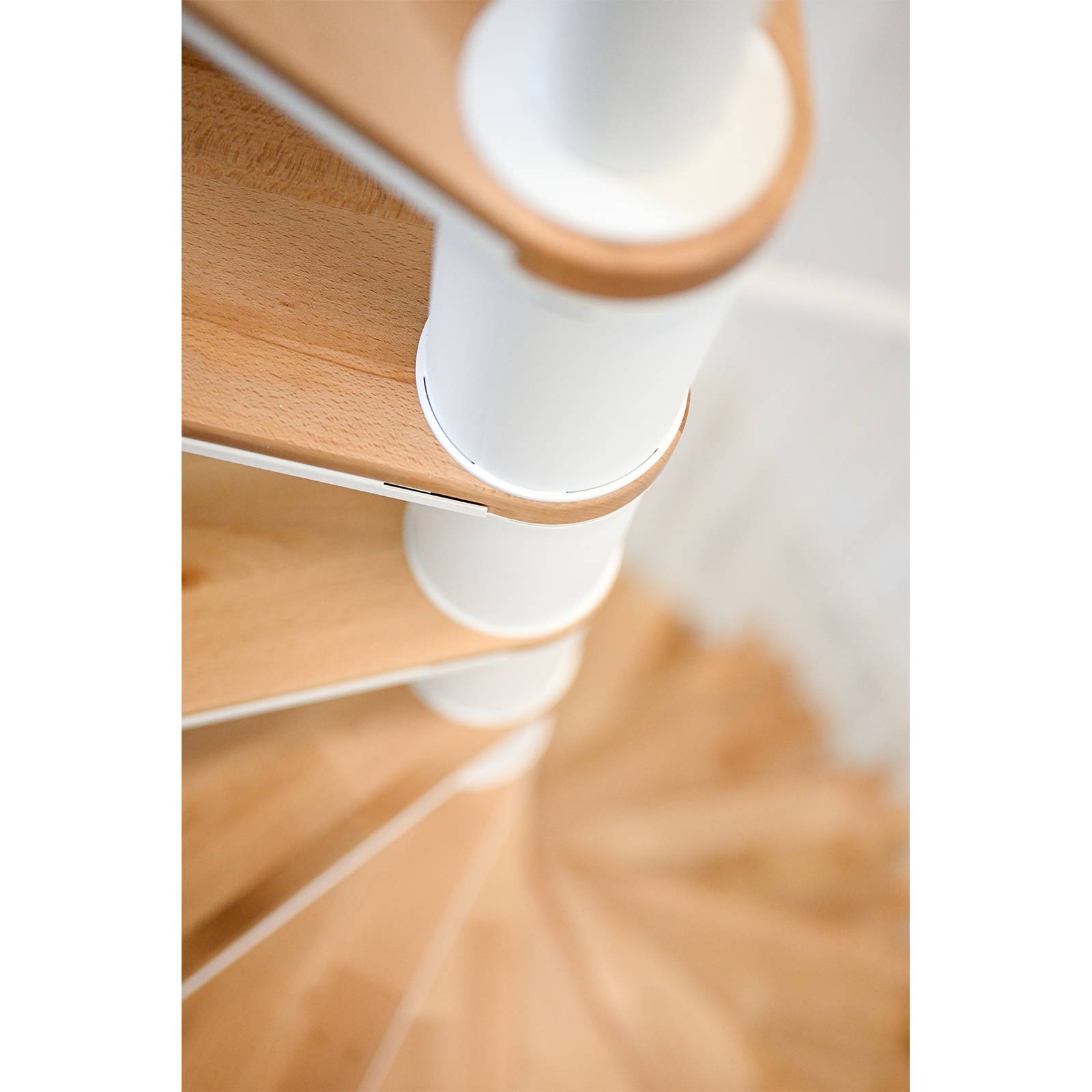 Minka Spindeltreppe Switch 36 - 295cm Geschosshöhe Eiche Weiß 140cm Durchmesser