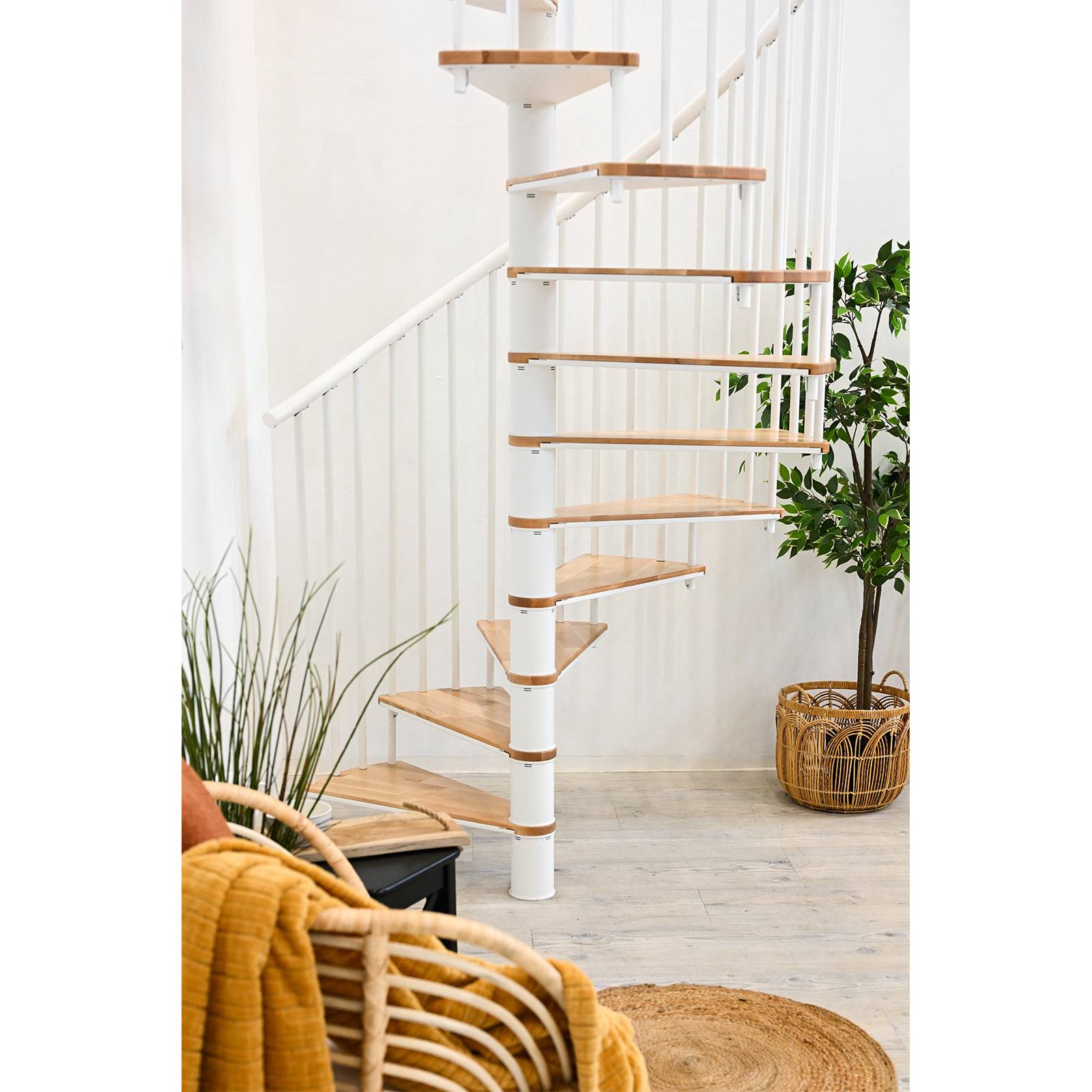 Minka Spindeltreppe Switch 36 - 295cm Geschosshöhe Eiche Weiß 140cm Durchmesser