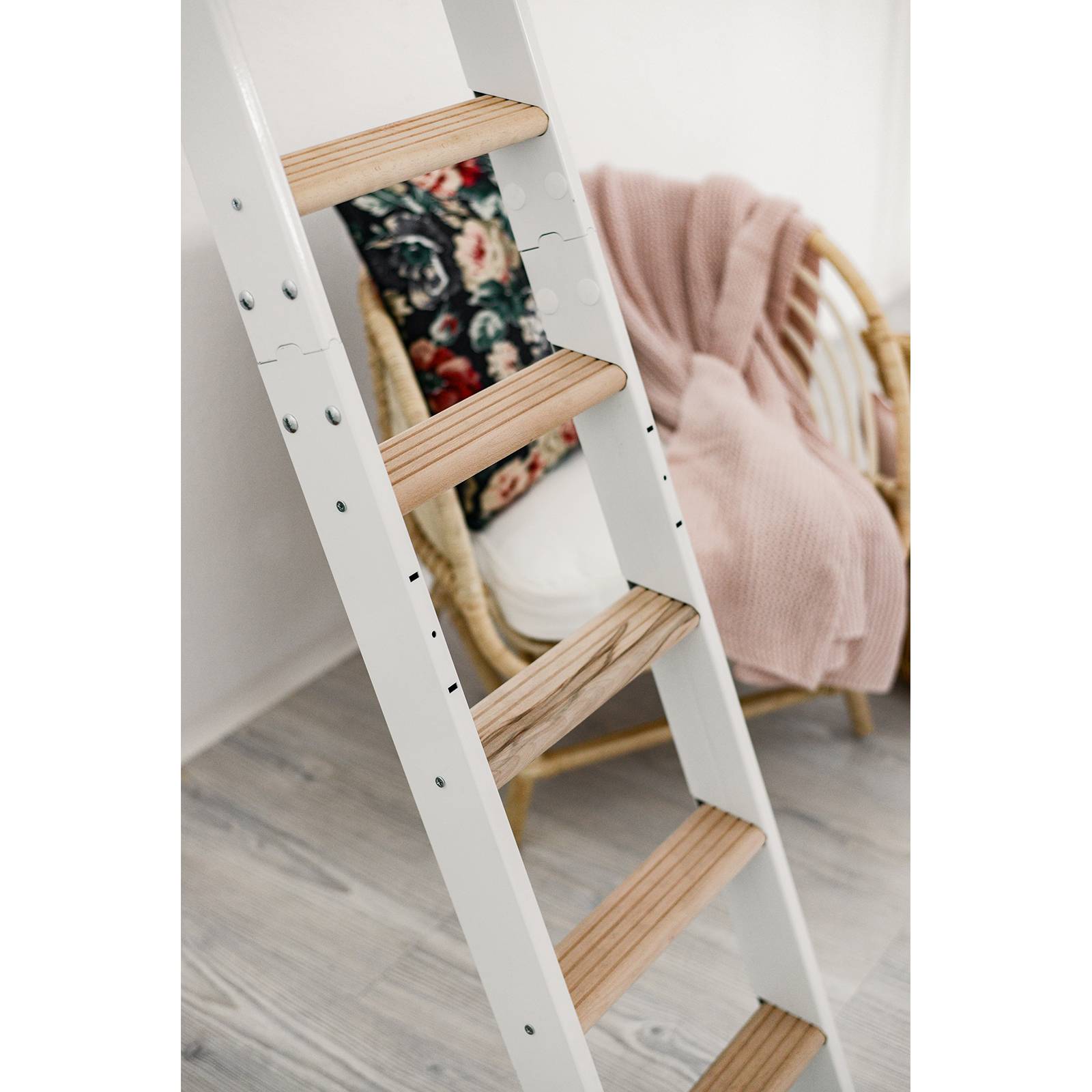 Minka Wangentreppe Strong 152cm max. Geschosshöhe Buche weiß